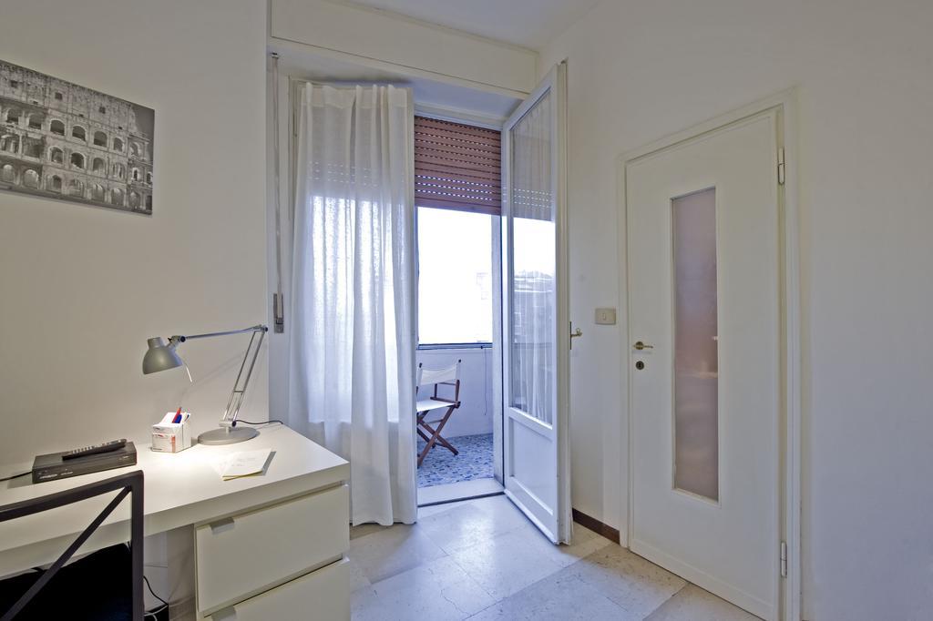 Apartment Chiesarossa Milano Rum bild