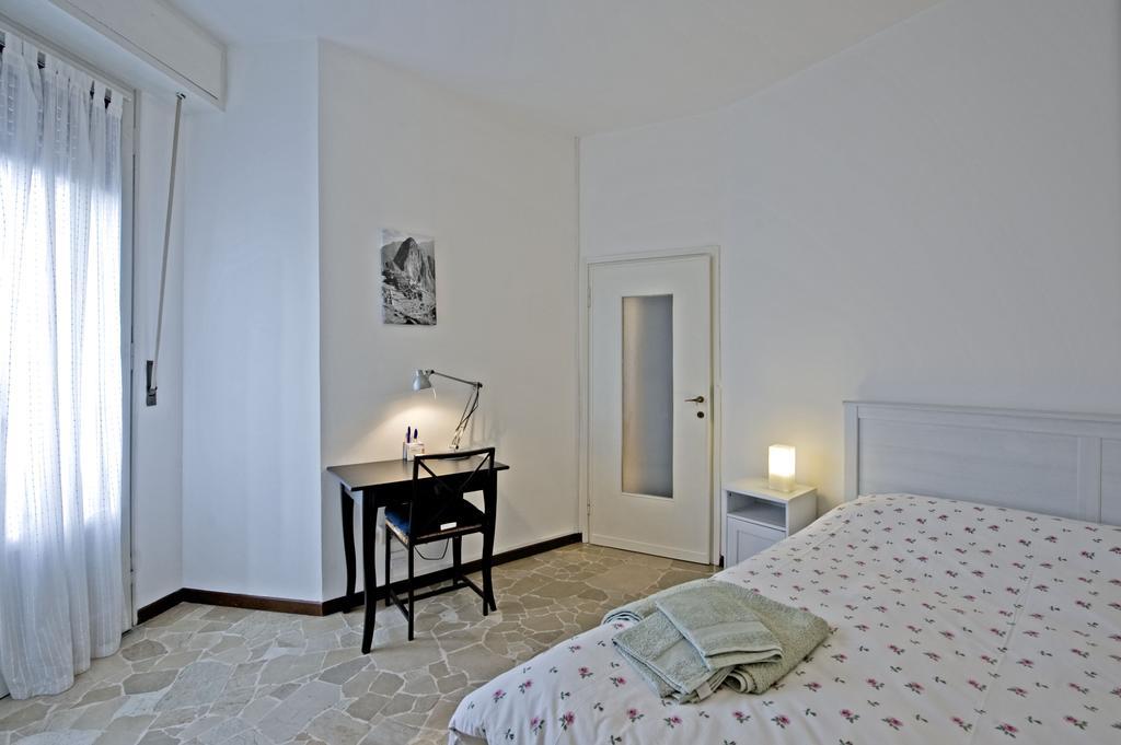 Apartment Chiesarossa Milano Rum bild